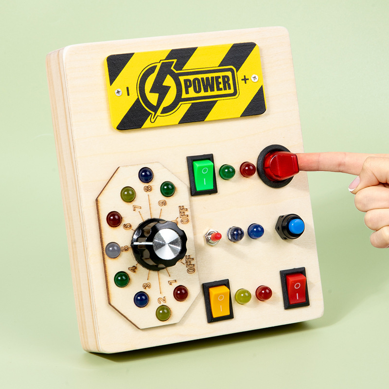 モンテッソーリビジーボード感覚おもちゃ木製 LED ライトス - Montessori Wooden Busy Board Toddler のレビューと価格