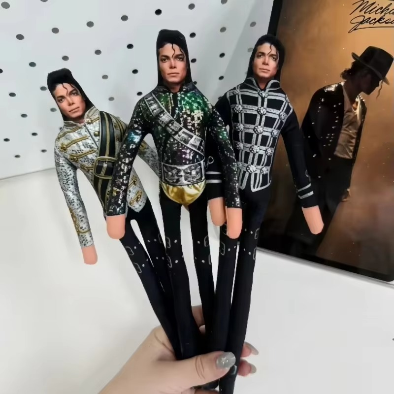 新しいスタイルのコスプレ用小道具、ぬいぐるみ、可動式の関節を - Dolls のレビューと価格